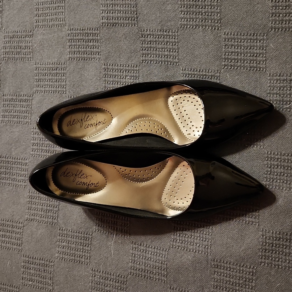 Dexflex Black Patent Kitten heels